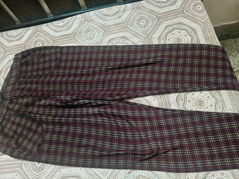 Burgundy Plaid Casual jegging in 34 waist