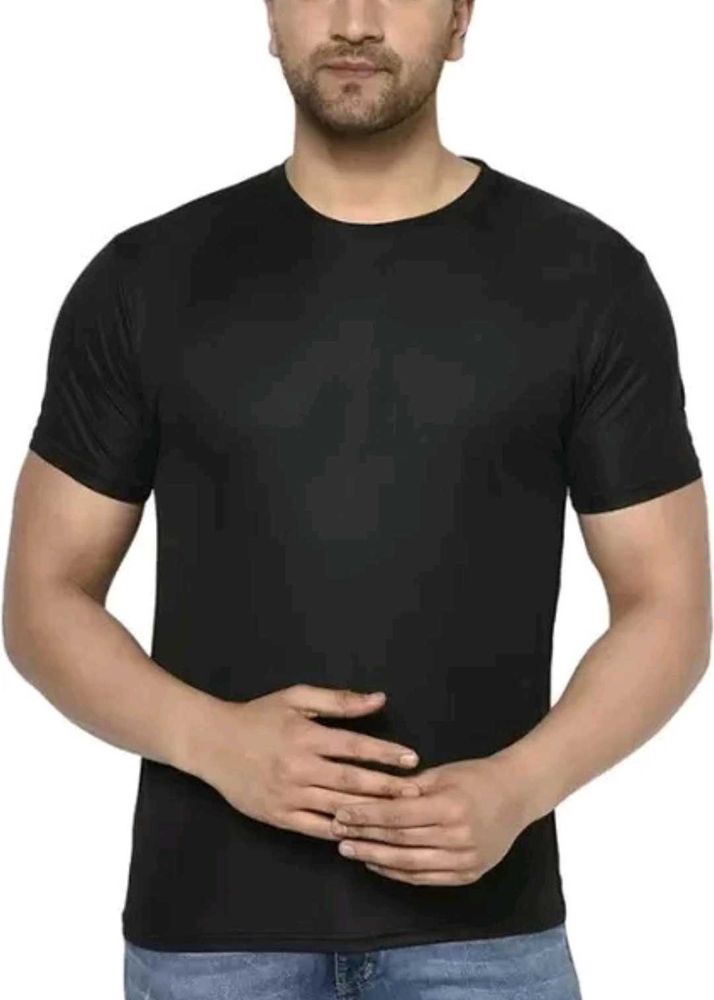 Men Solid Round Neck T shirt