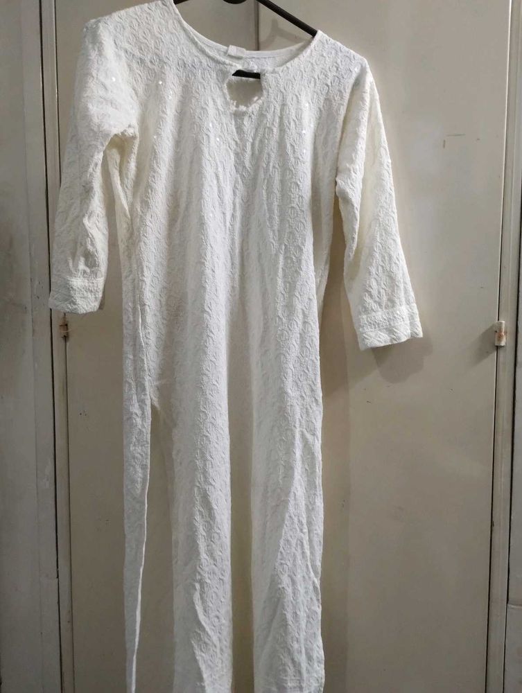 Elegant White Chikankari Kurta