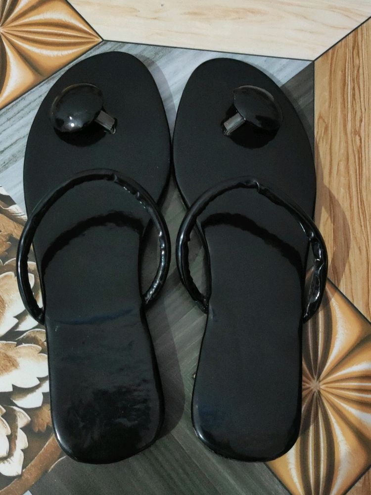 Chic Black Flip-Flops
