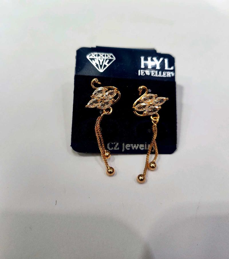 "anti tarnish"Elegant rose gold Swan CZ Dangle Ear