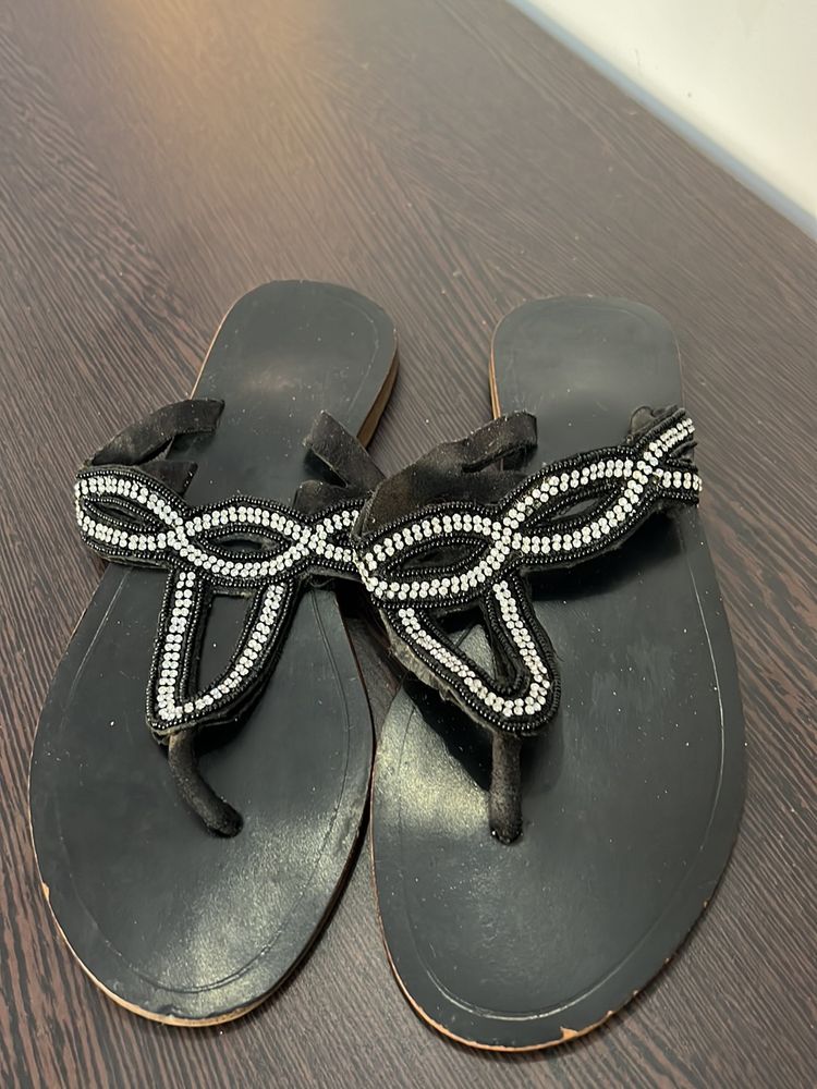 Black Flip flop With Stonework