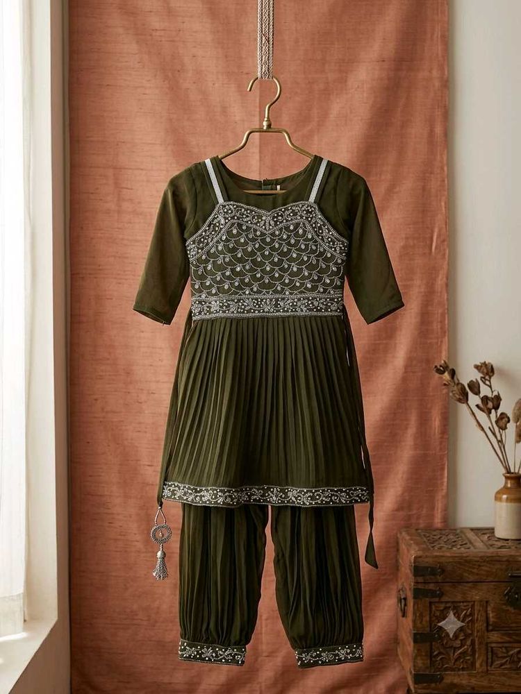 Elegant Olive Green Kurta Set