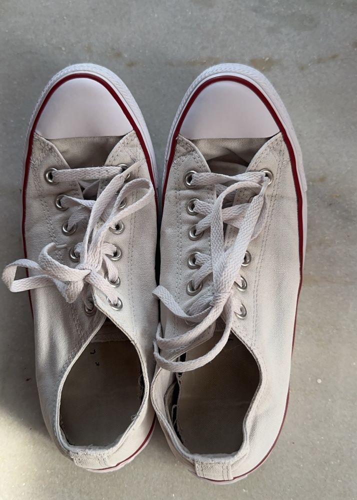 Converse Shoes (original Chuck Taylor White)