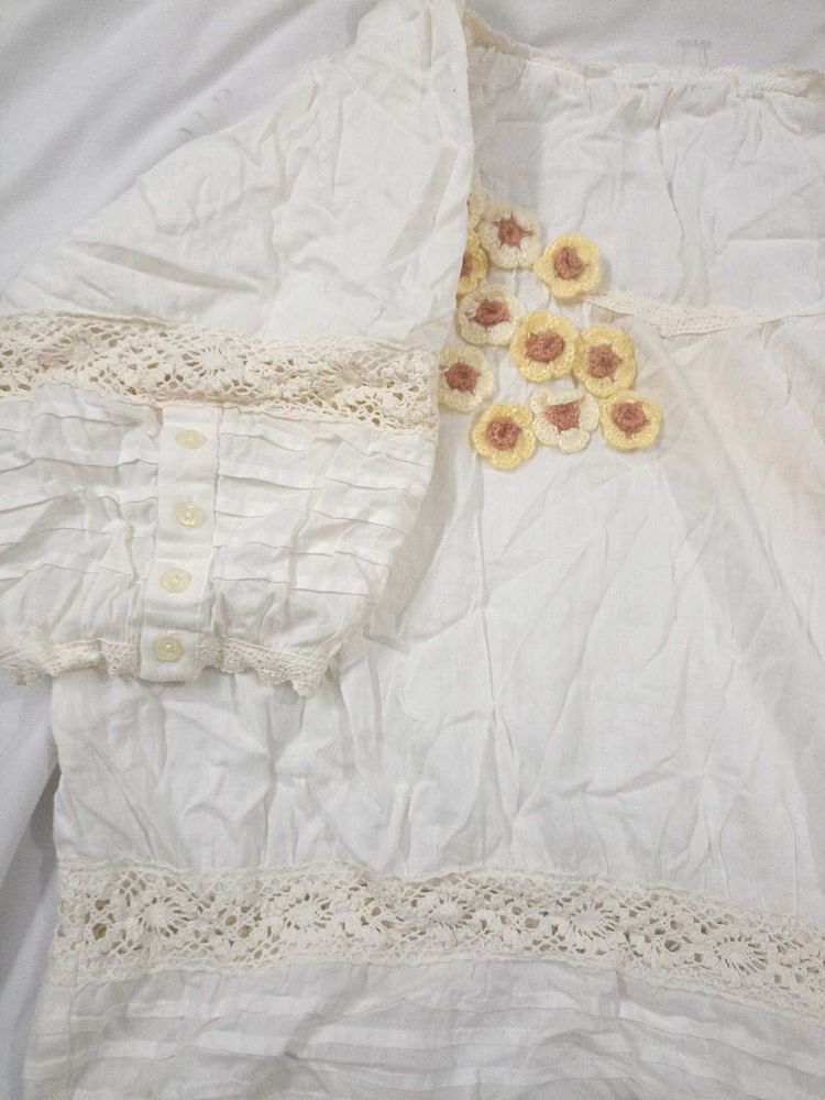 White Cotton Kurta with Floral Appliques