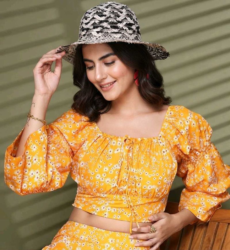 🌻Yellow Floral Print Crop Top With Puffed Sleeves