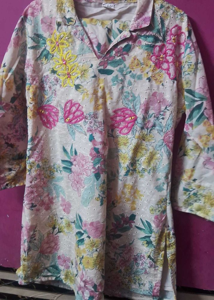Beautiful Floral Embroidered Kurta
