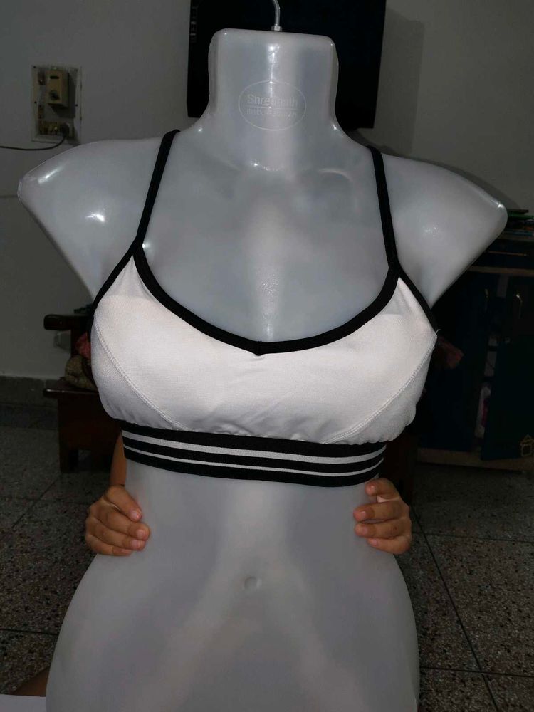 Trendy Criss-Cross Back Strappy Sports Bra / Crop