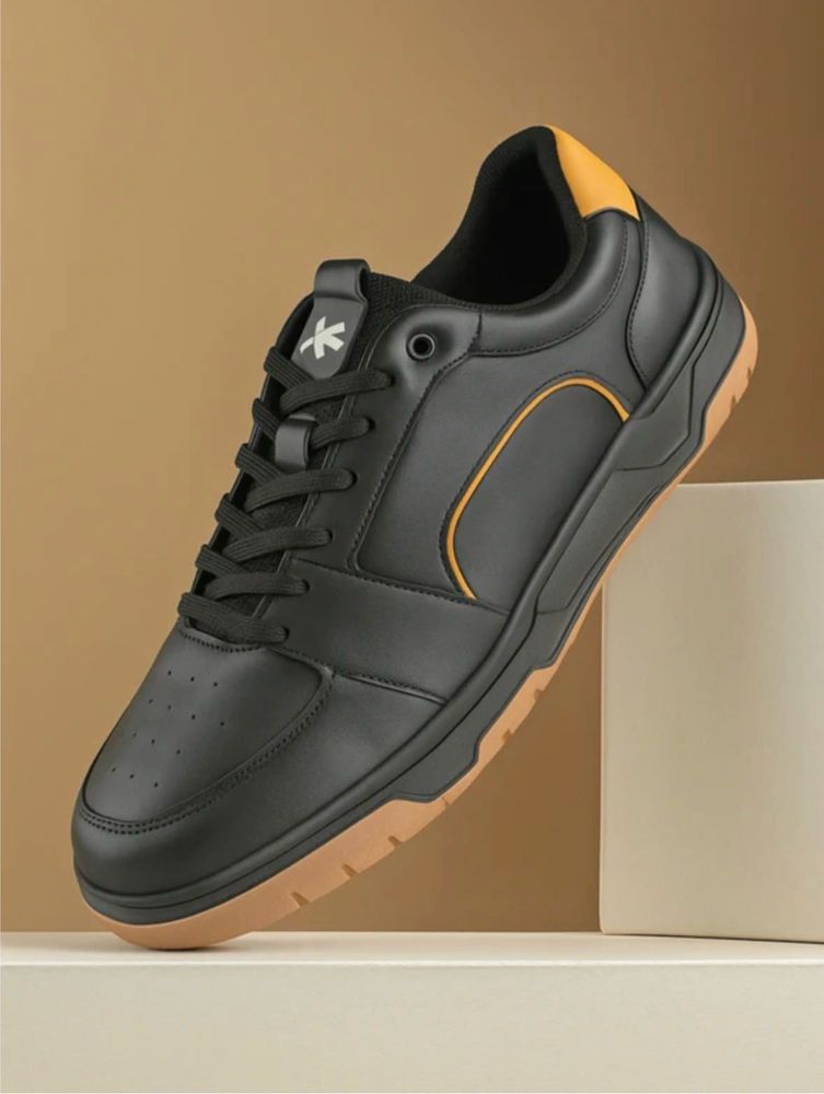 HRX Men's Black &amp; Beige Sneakers