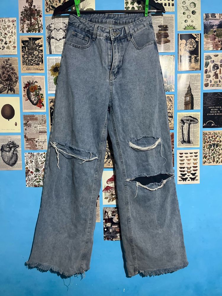 Distressed Wide Leg Jeans