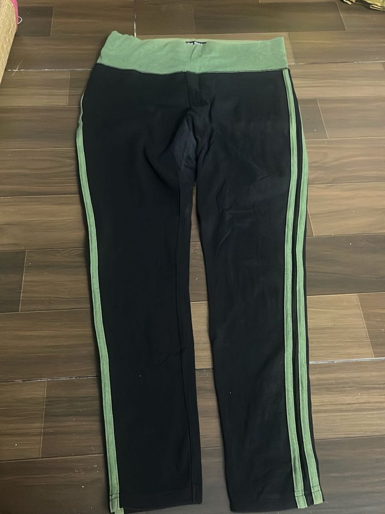 Comfortable Black &amp; Green Striped Pants