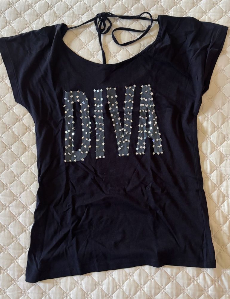 Black off-shoulder Diva Star T-Shirt