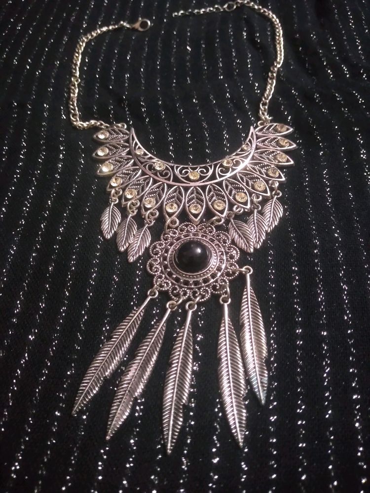 Oxidised neckpiece at discounted price.