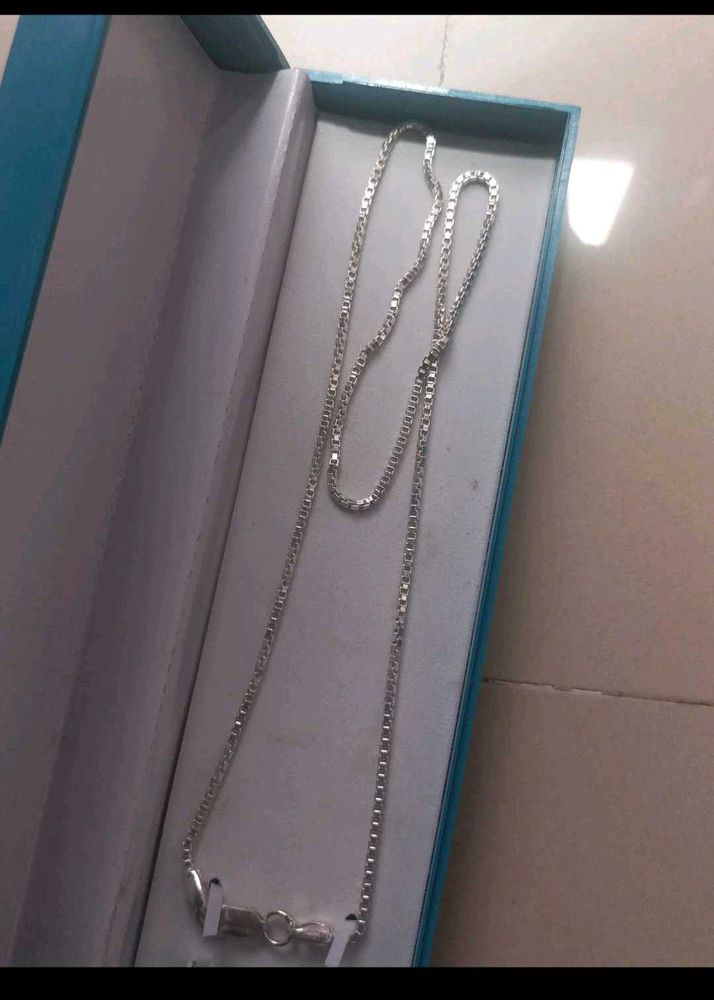 Elegant Silver Chain Necklace