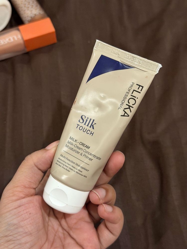 Flicka Professional Silk Touch Moisturizer &amp; Prime