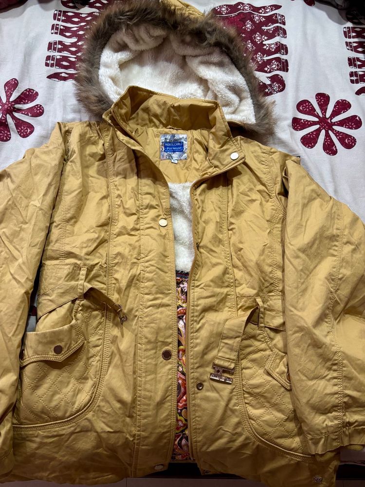 Stylish Fur-Lined Hooded Jacket