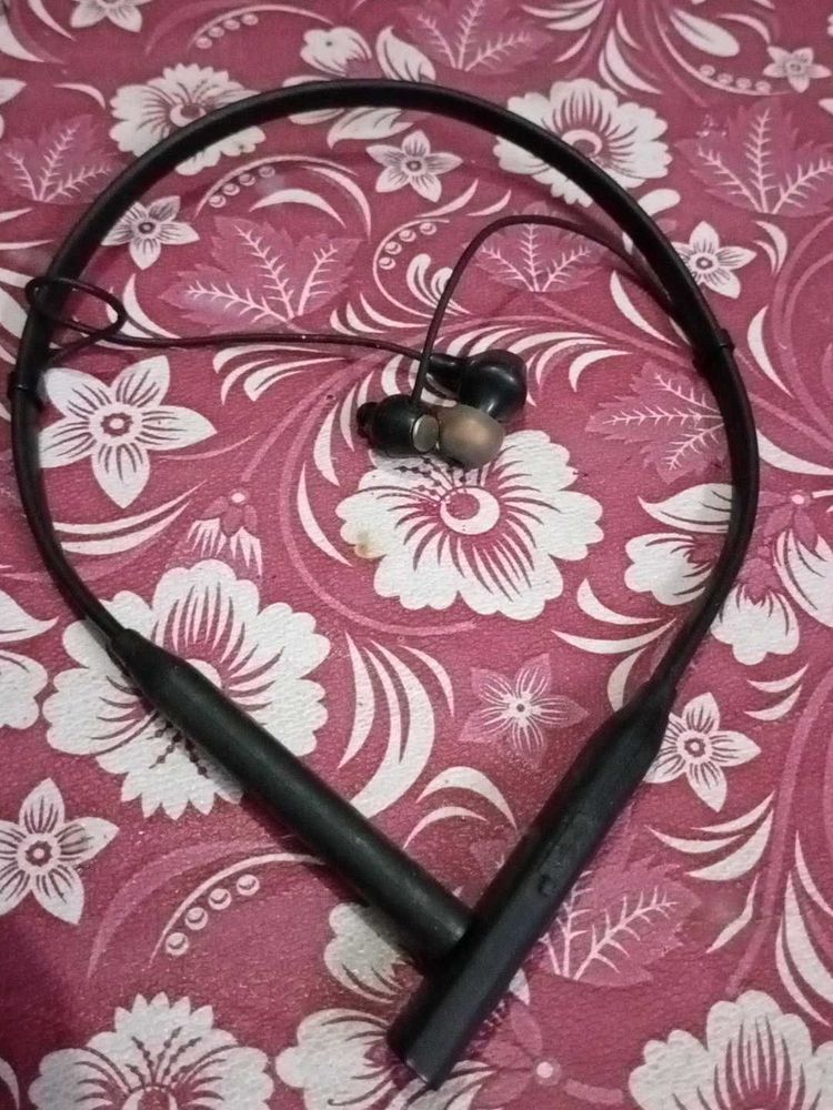 Wireless Neckband Earphones