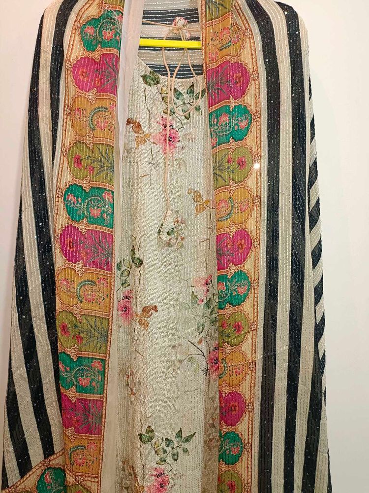 Elegant sequence Floral Print Kurta Set