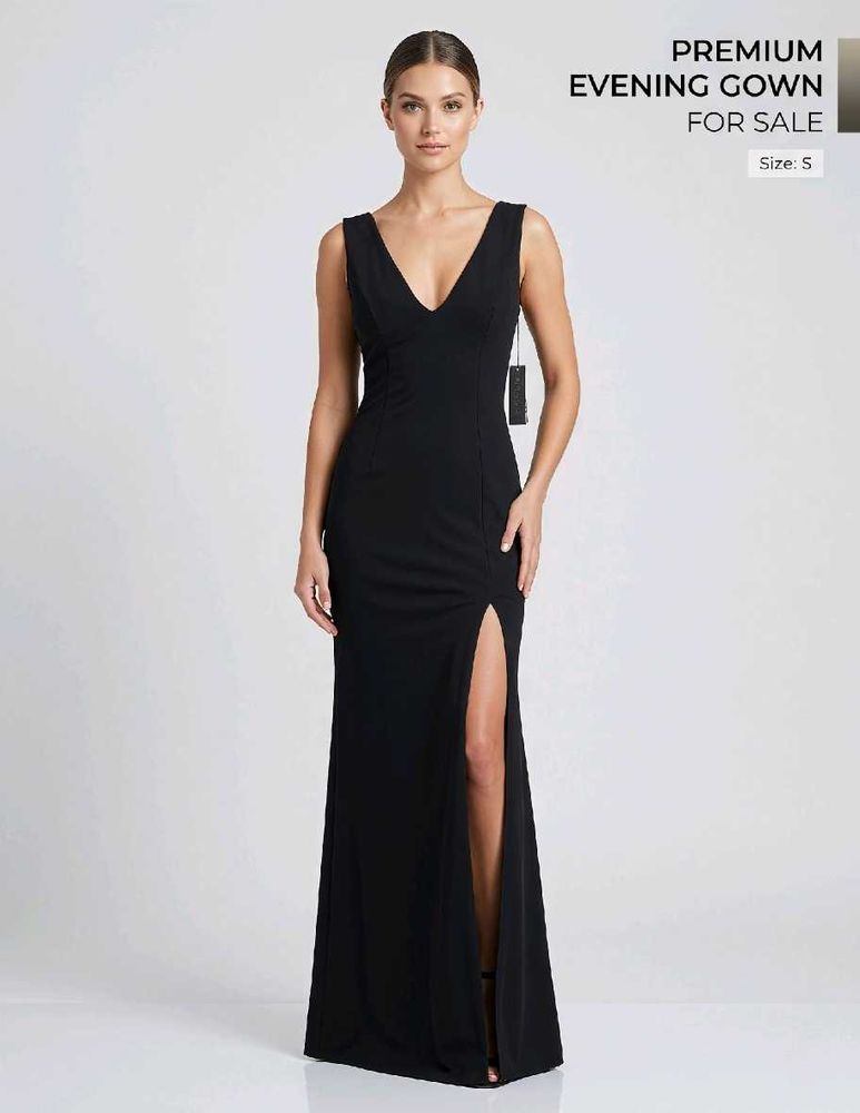 Elegant Black V-Neck Evening Gown