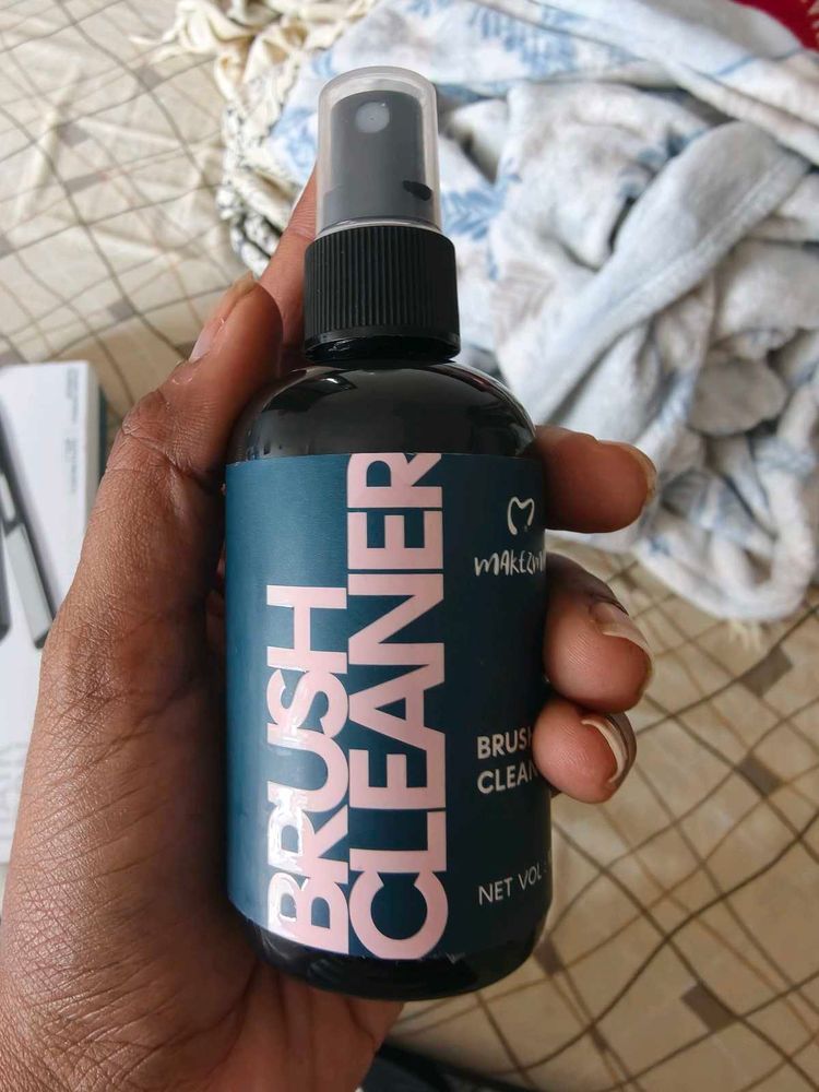 Makezmia Brush Cleaner Spray