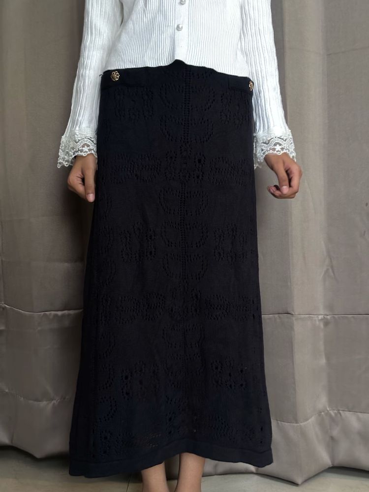 Chic Black Crochet Maxi Skirt