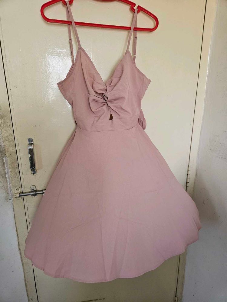 Chic Pink Bow Detail Dress