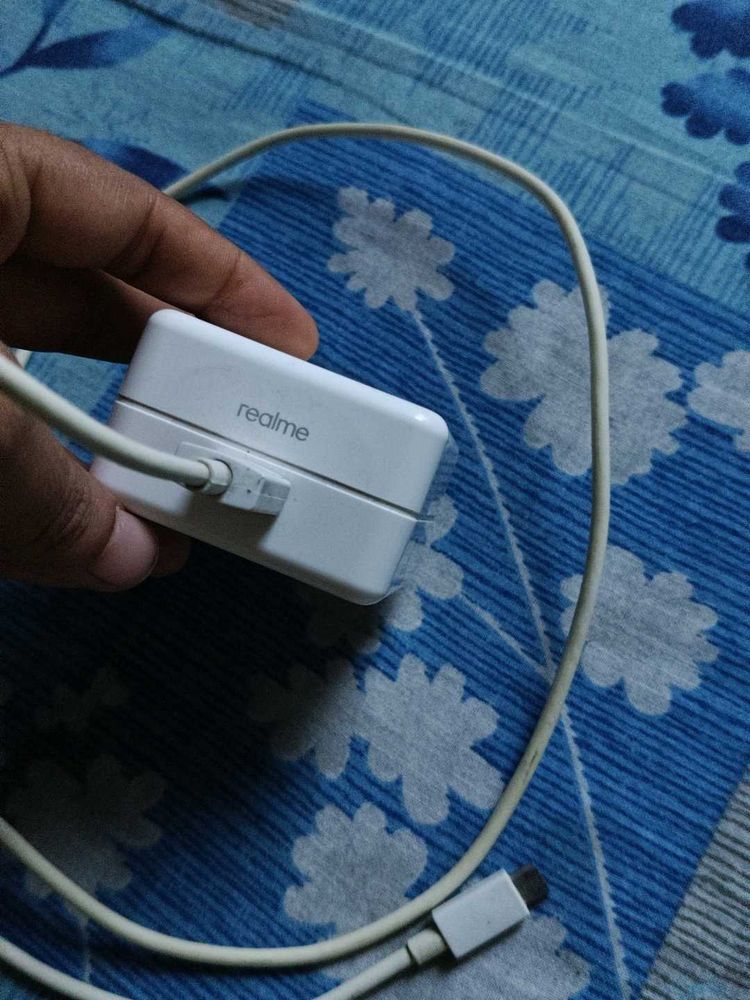 Realme Mobile Charger &amp; Cable