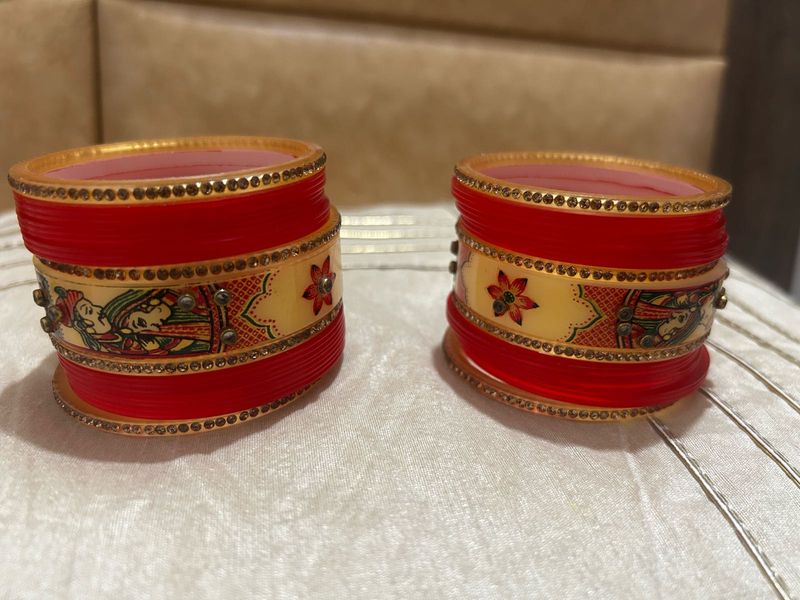Red &amp; Cream Bangle Set with Intricate Design