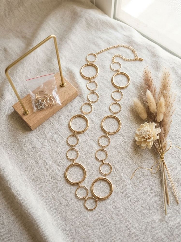 Chic Gold Circle Link Necklace