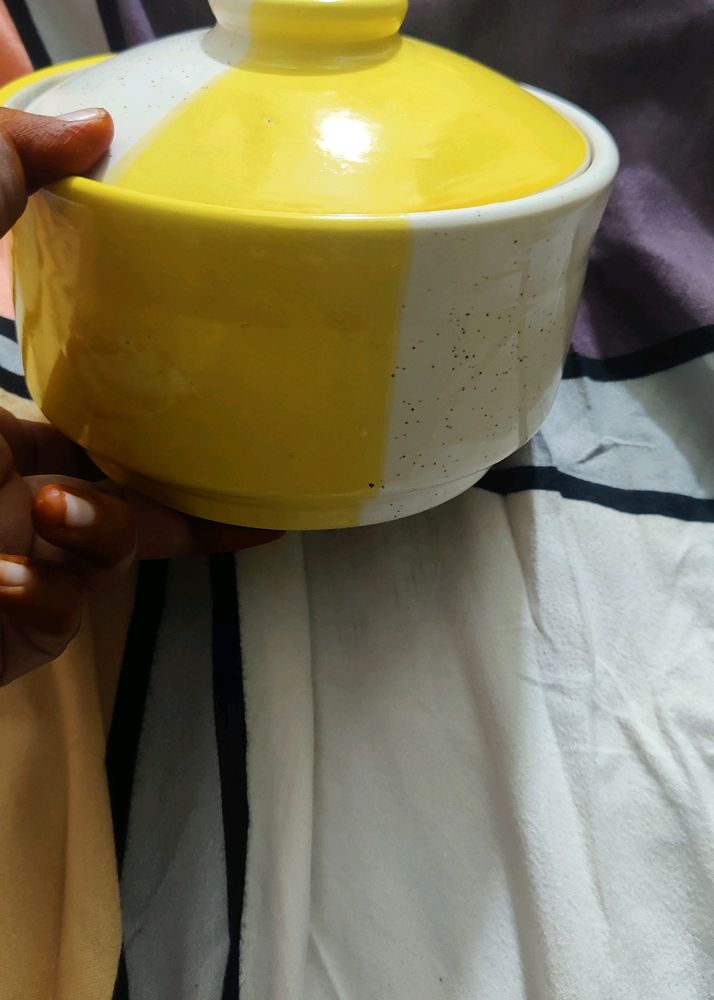 Ceramic Serving Bowl With Lid