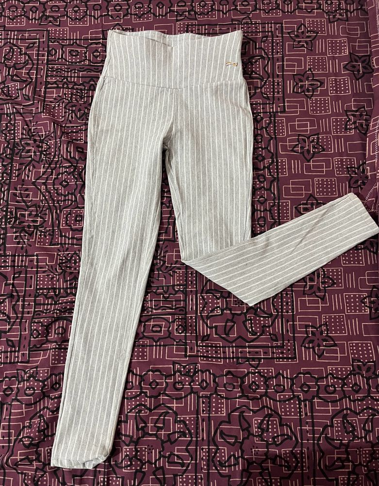 Grey White Line Jeggings