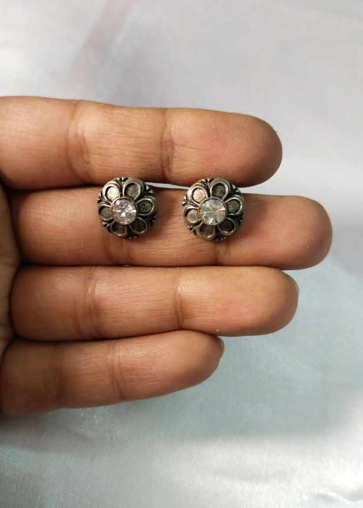 Oxidised Studs