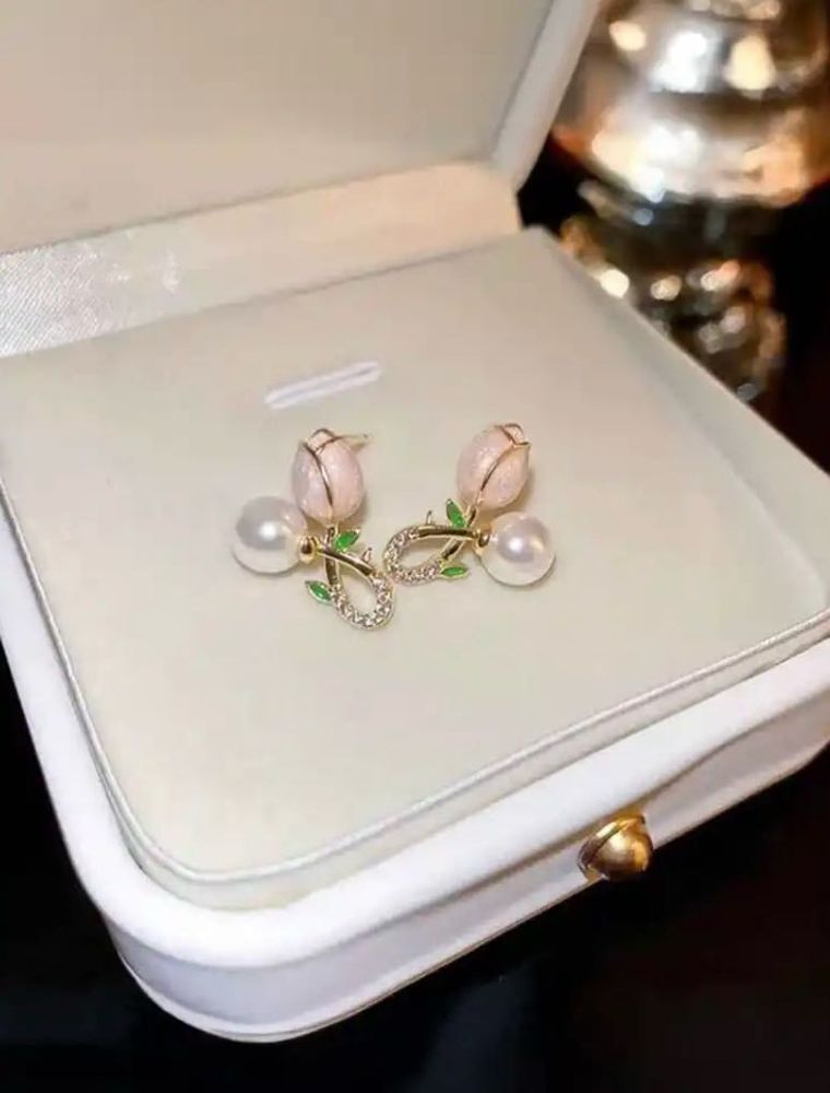 Elegant Pearl &amp; Tulip Earrings
