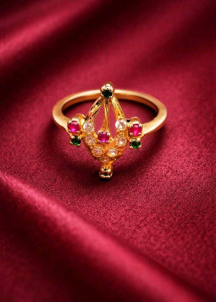 Elegant Gold-Tone Cocktail Ring