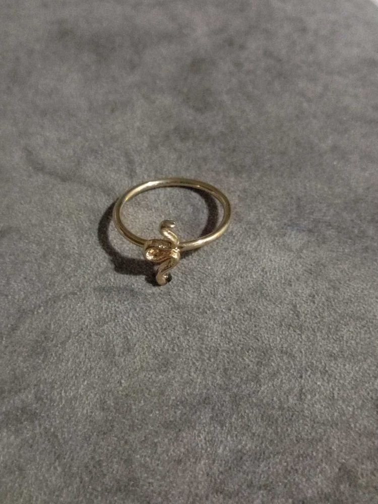 Serpentine Chic Ring