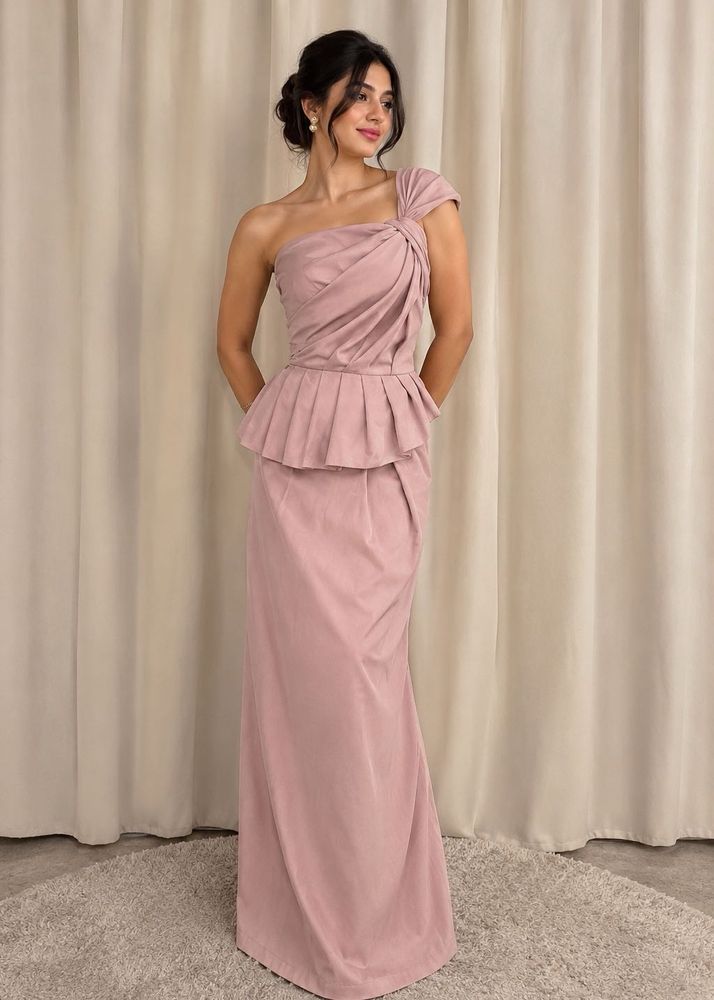 Elegant Pink One-Shoulder Gown