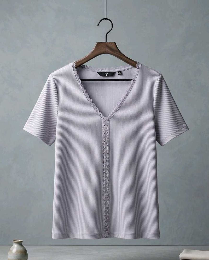 Lavender Ribbed V-Neck Top
