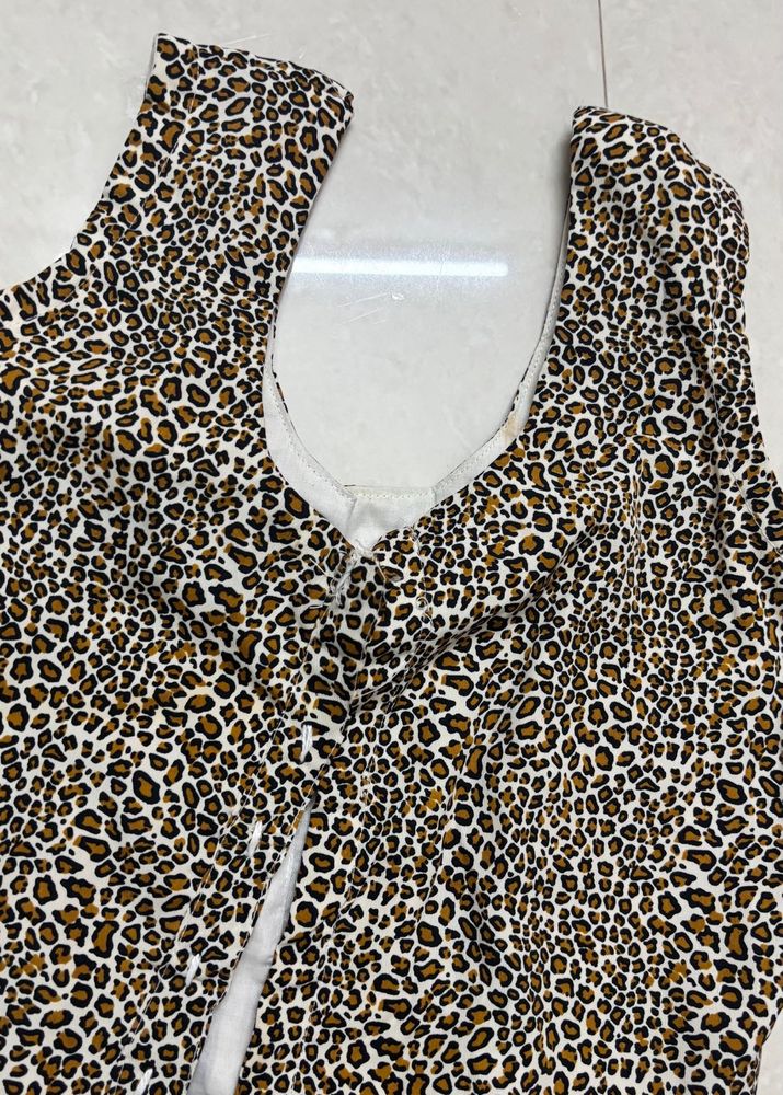 Leopard Print Sleeveless Top