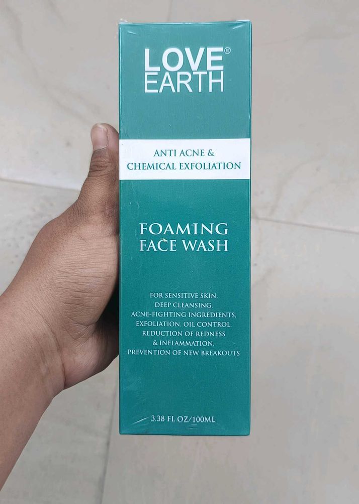 Love Earth Anti Acne Foaming Face Wash