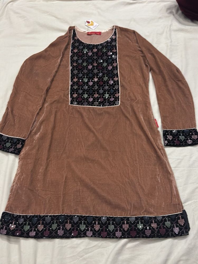 Embellished Velvet Kurta