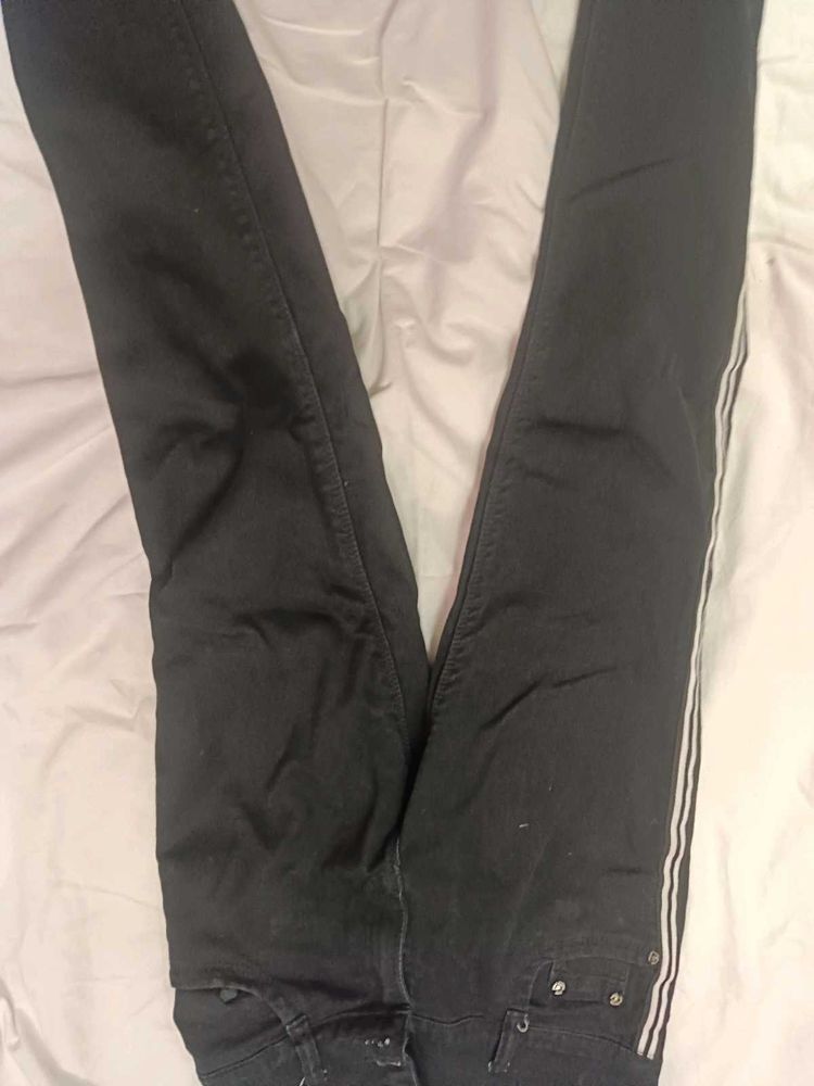 the jeans is for 8 or 9 years