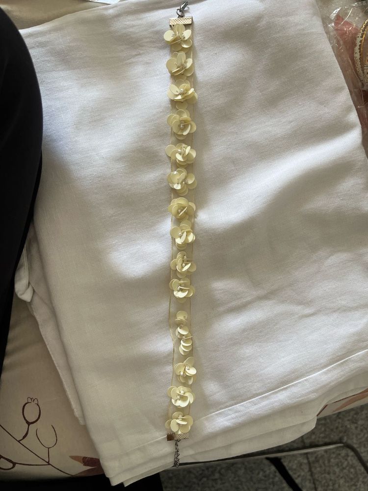 Chic Flower Bracelet/ Choker