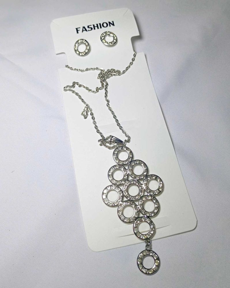 Sparkling Circle Pendant Necklace &amp; Earrings Set