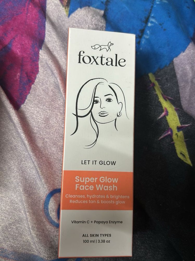 Foxtale Super Glow Face Wash