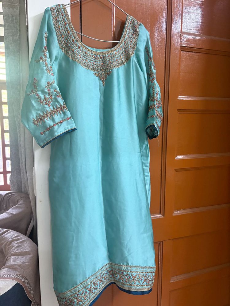 Elegant Teal Embroidered Kurta