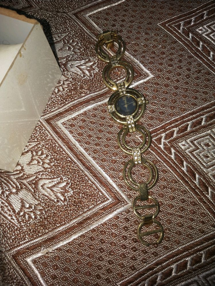 Golden Elegant Watch,New Condition, Stylish
