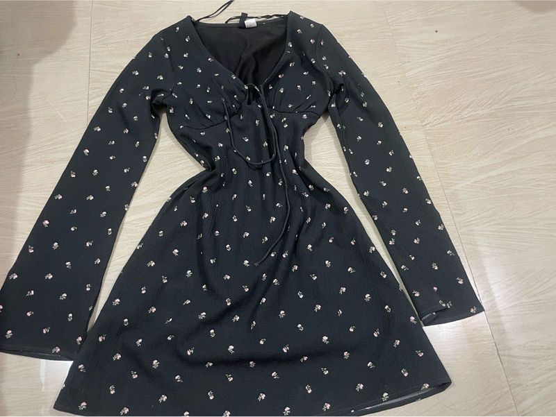 h&amp;m floral dress with deep neck design