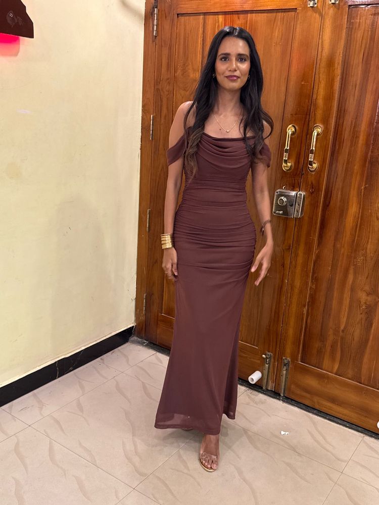 Elegant Brown Off-Shoulder Maxi Dress