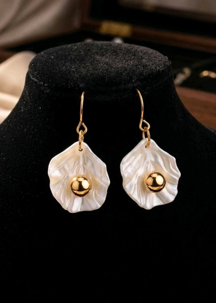 Elegant White Petal &amp; Gold Ball Earrin
