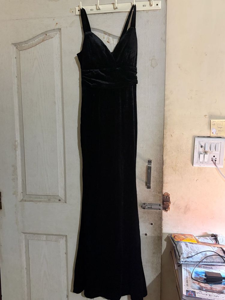 Elegant Black Velvet Maxi Dress